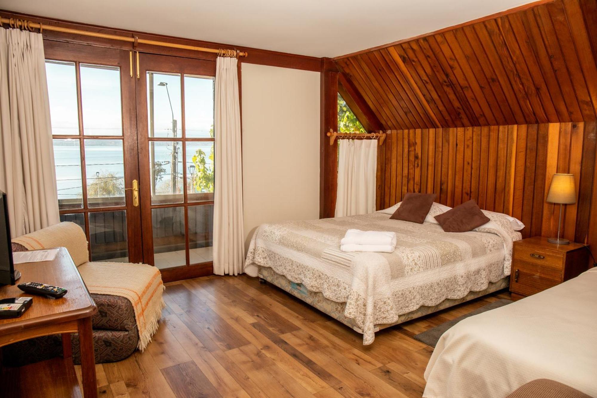Hotel Hosteria Entre Lagos Puyehue Exterior photo
